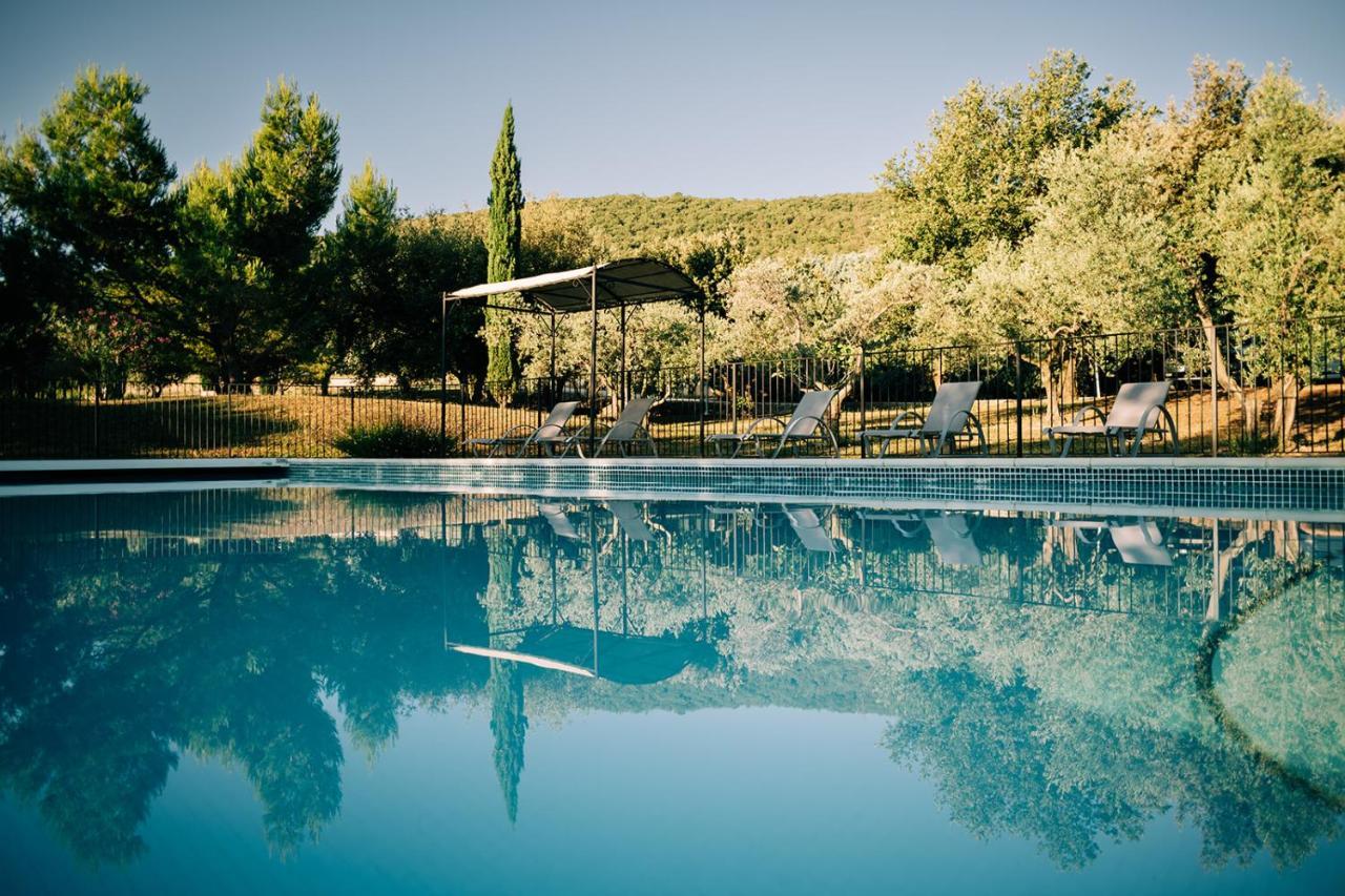 Clos Saint-Michel Resort & Spa Malaucène Exteriör bild