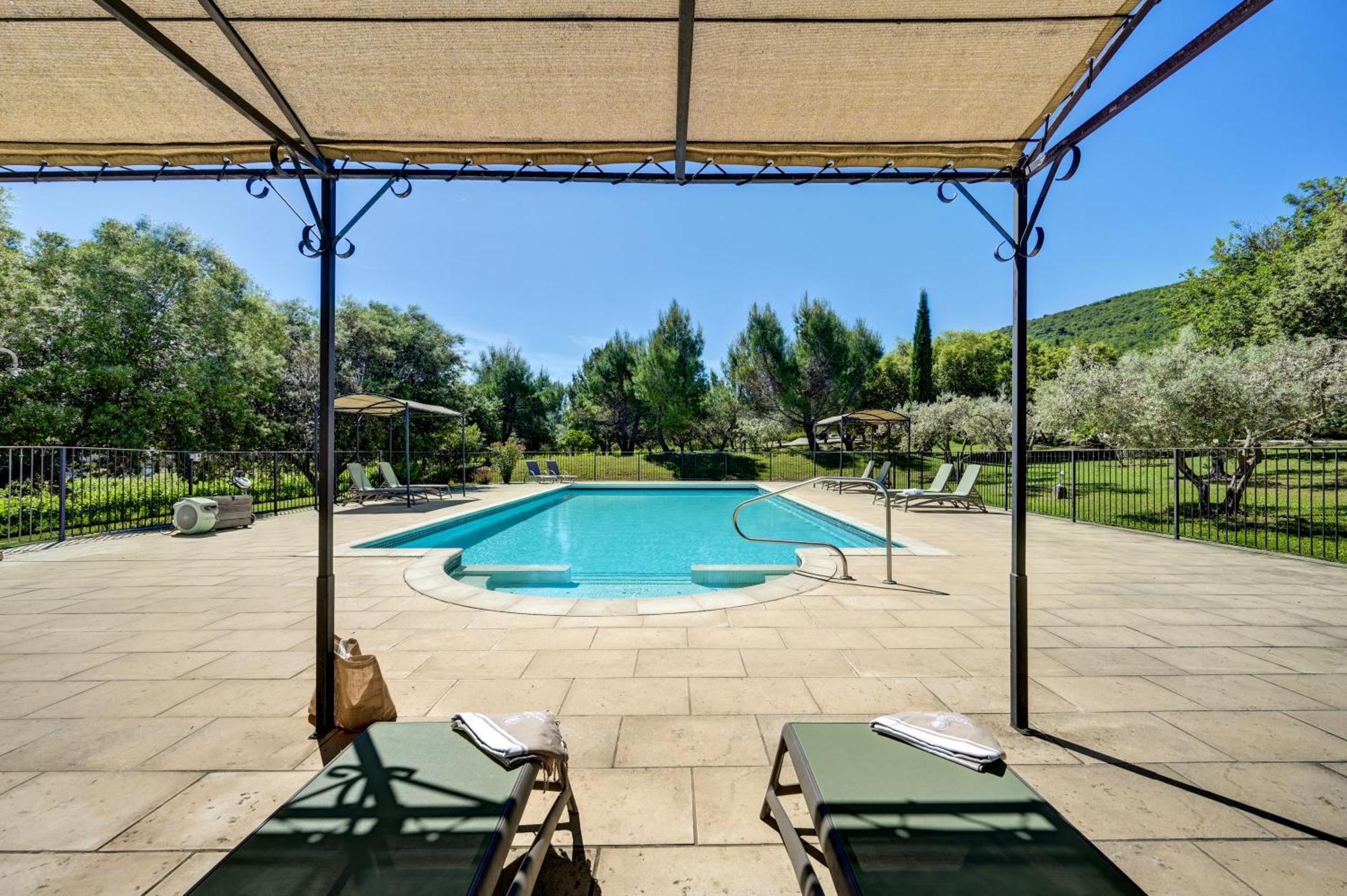 Clos Saint-Michel Resort & Spa Malaucène Exteriör bild